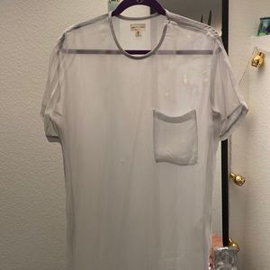 Silence & Noise Medium Sheer silver short sleeve tunic. Slits down the sides